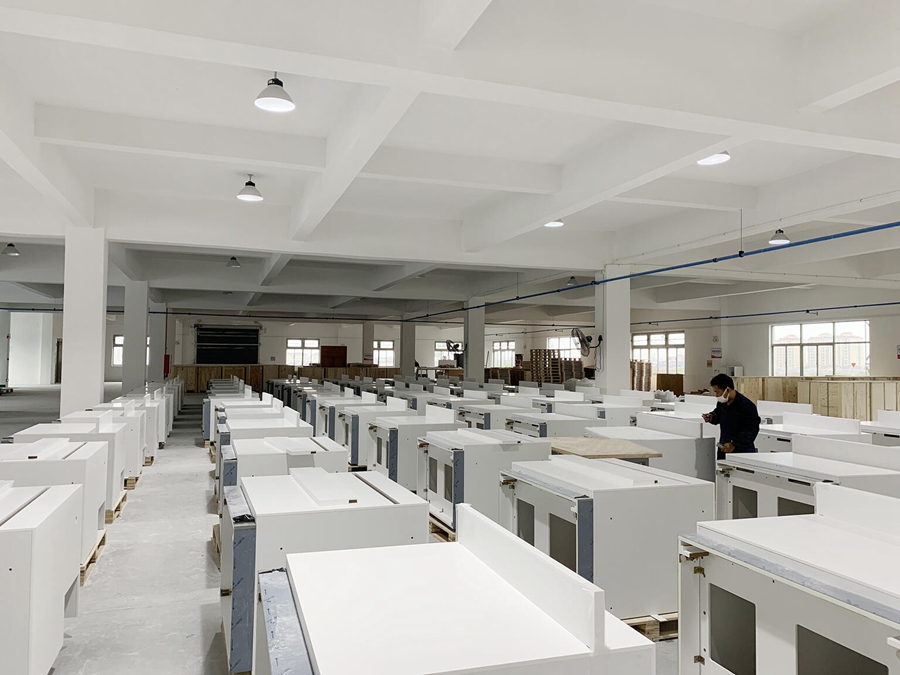 優尼科斯居家辦公用品需求量增大，訂單暴增